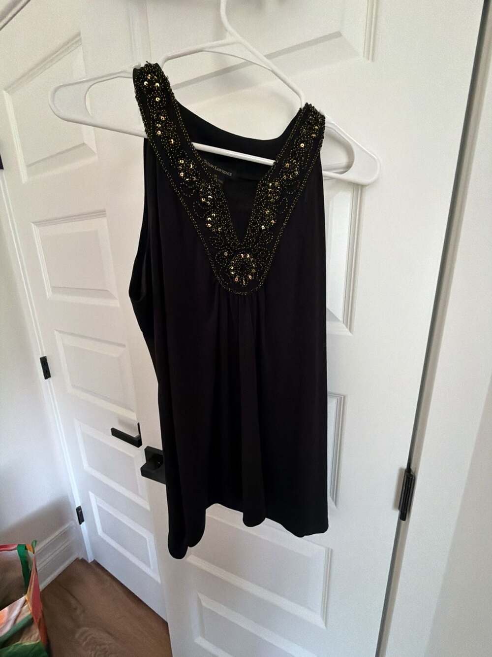 Susan Lawrence Black Sleeveless V-Neck Beaded Blouse Top Style JNS-3926